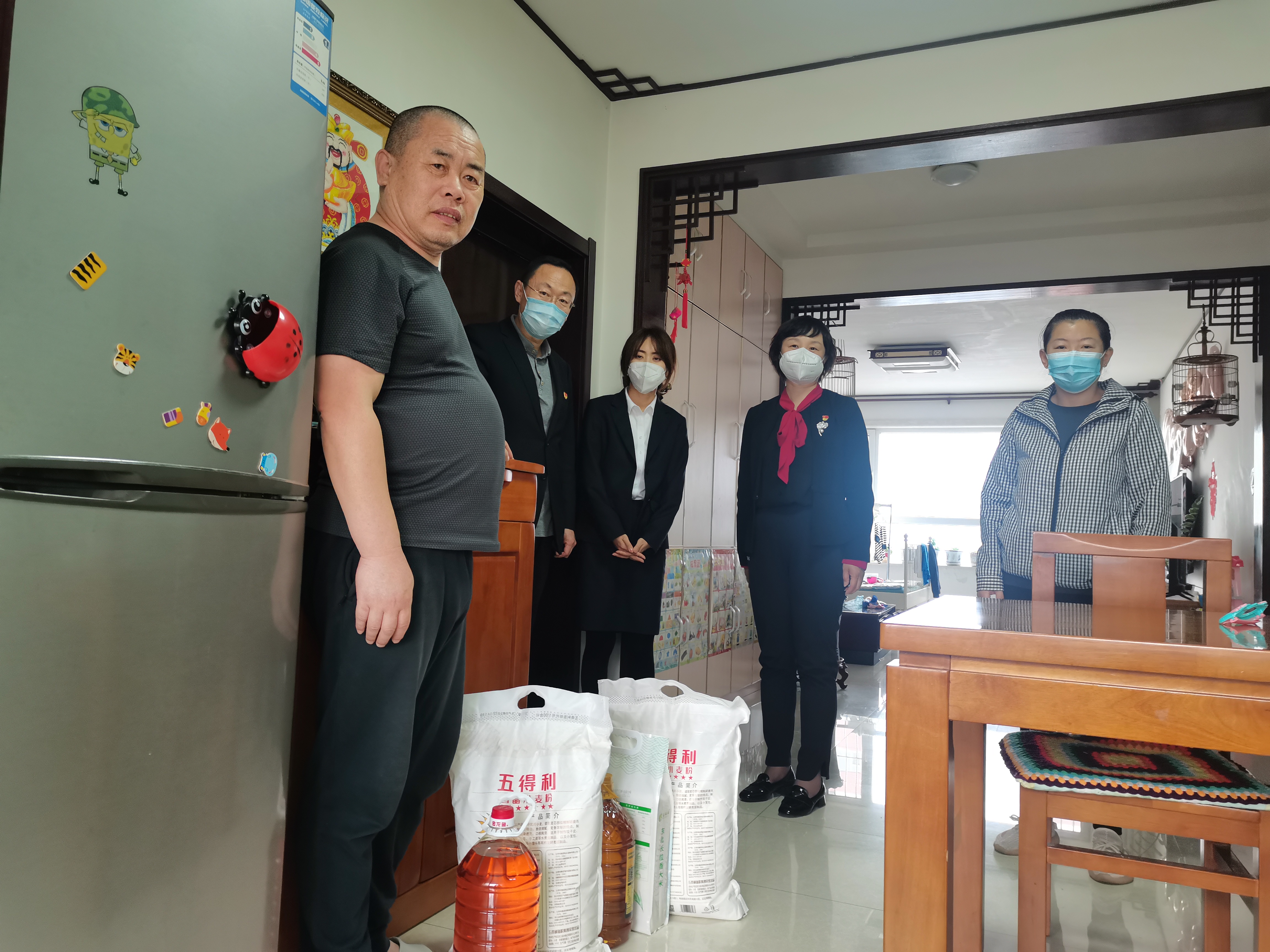 浓情端午 情暖人心|天涯论坛
党支部走访慰问包保贫困户