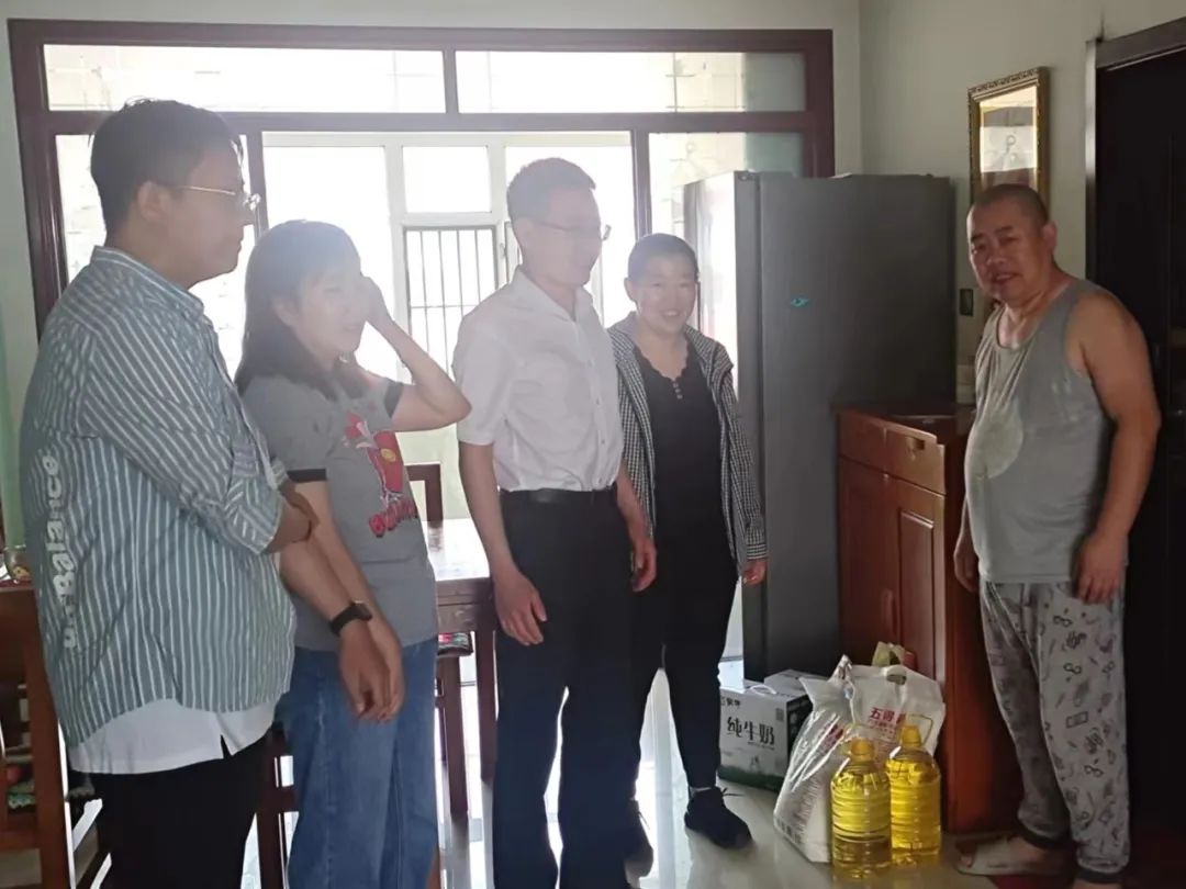 天涯论坛
开展“端午”及“七一”包保慰问活动